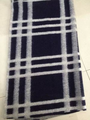 2014年秋冬新風尚 探秘地素藍白格針織呢面料